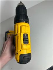 DEWALT DCD771 WITH BATTERY NO CHARGER